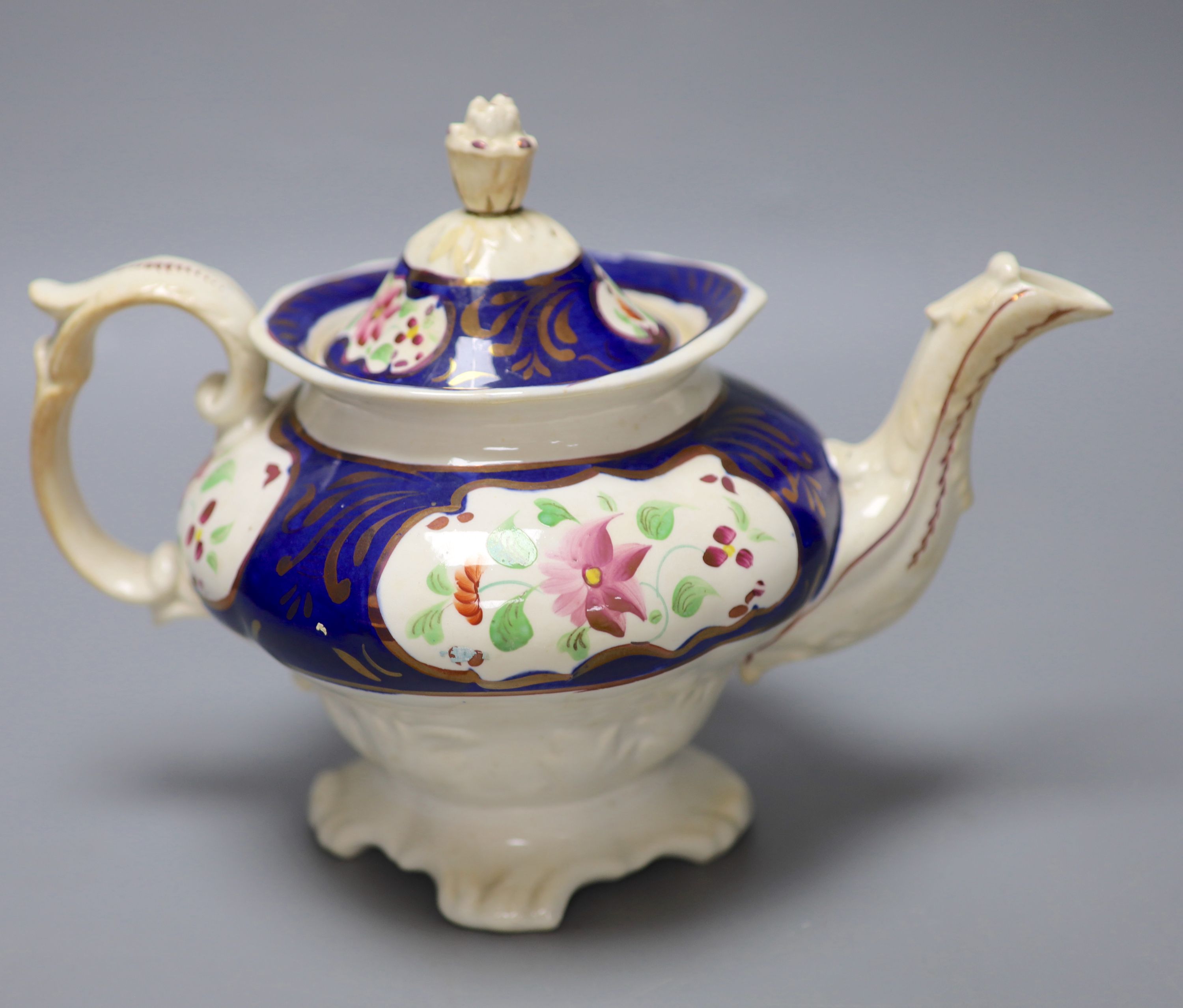 A Victorian Continental porcelain teaset